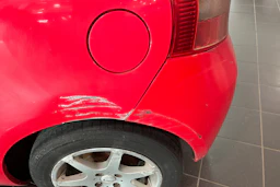 Punainen Toyota Yaris 2006 kuva 13.