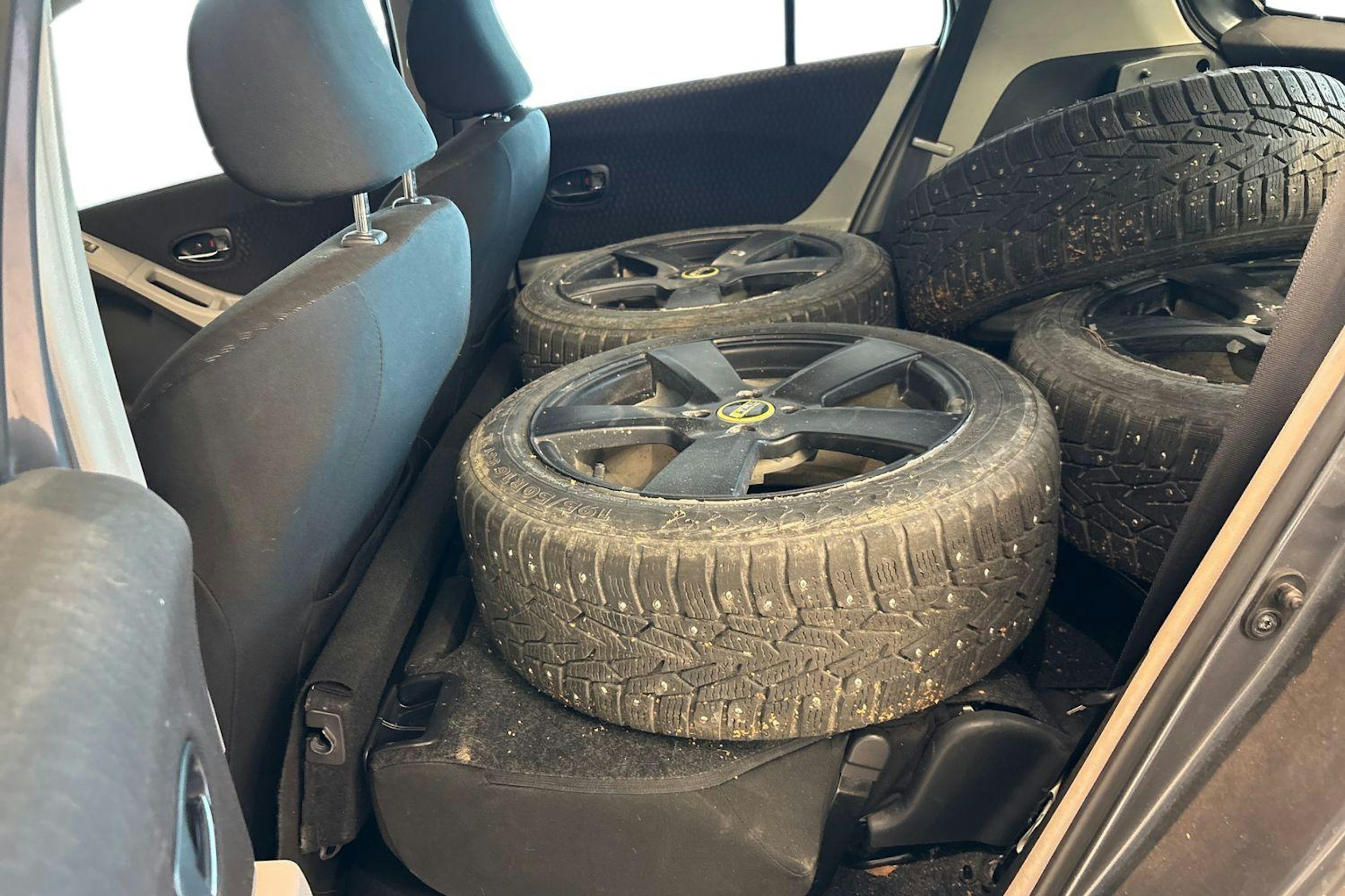 Harmaa Toyota Yaris 2007 kuva 8.