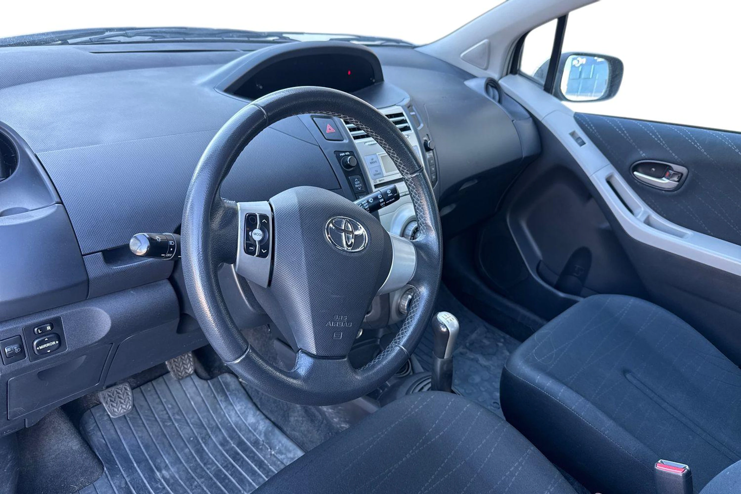 hopea Toyota Yaris 2008 kuva 3.