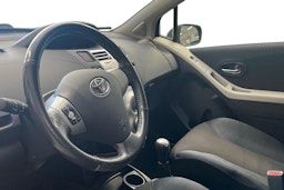 harmaa Toyota Yaris 2008 kuva 7.