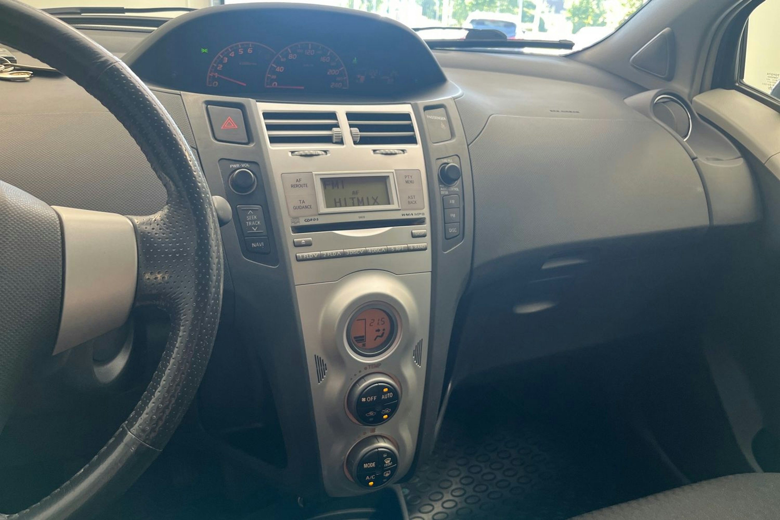 harmaa Toyota Yaris 2008 kuva 21.