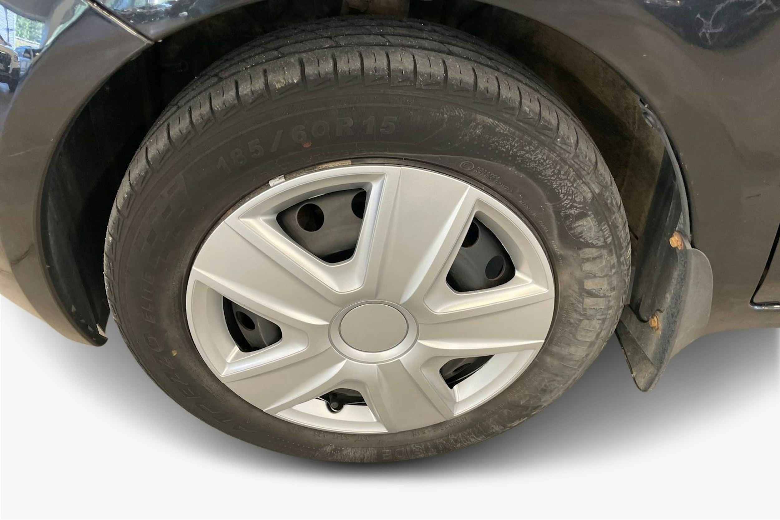 Musta Toyota Yaris 2008 kuva 11.