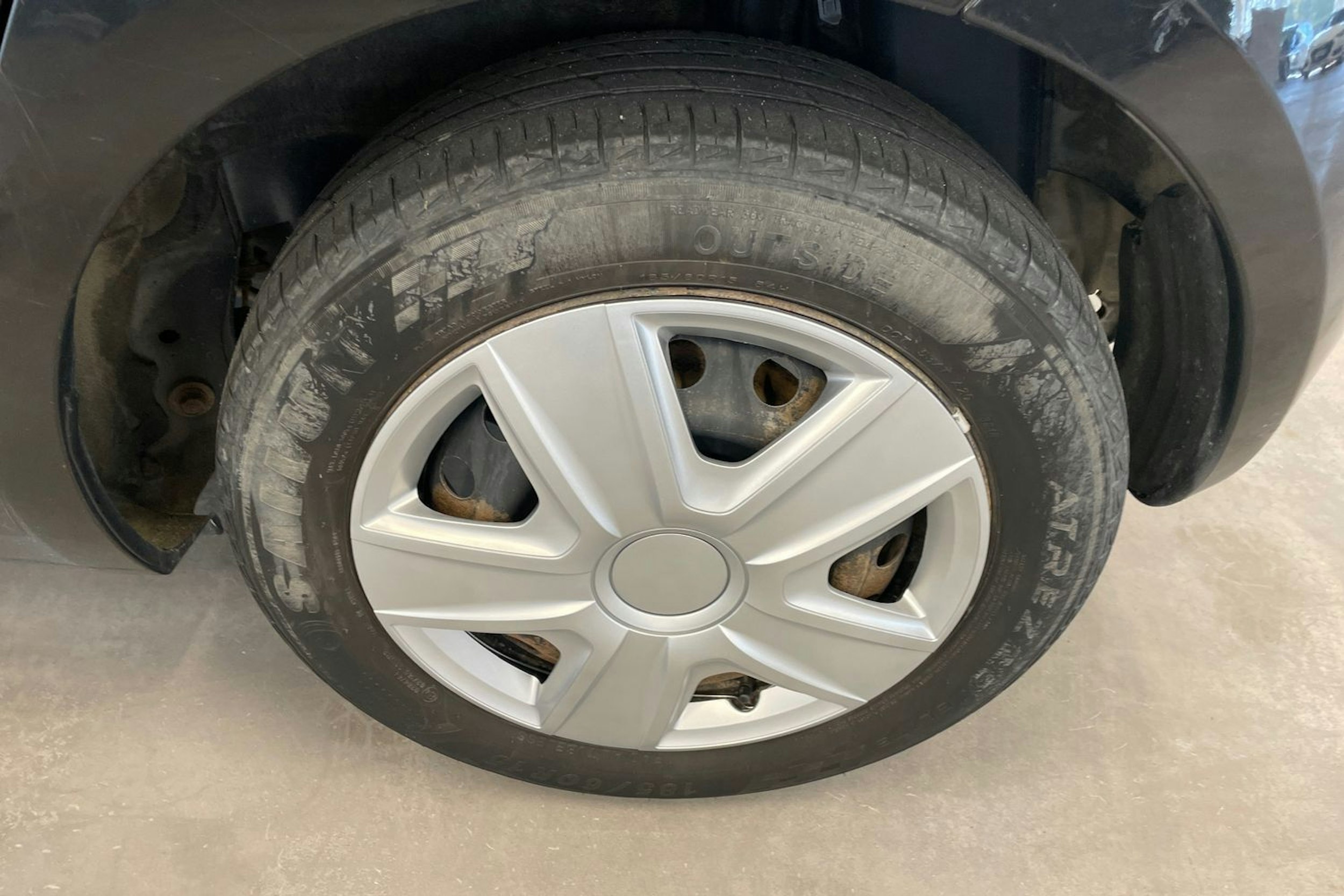 Musta Toyota Yaris 2008 kuva 13.