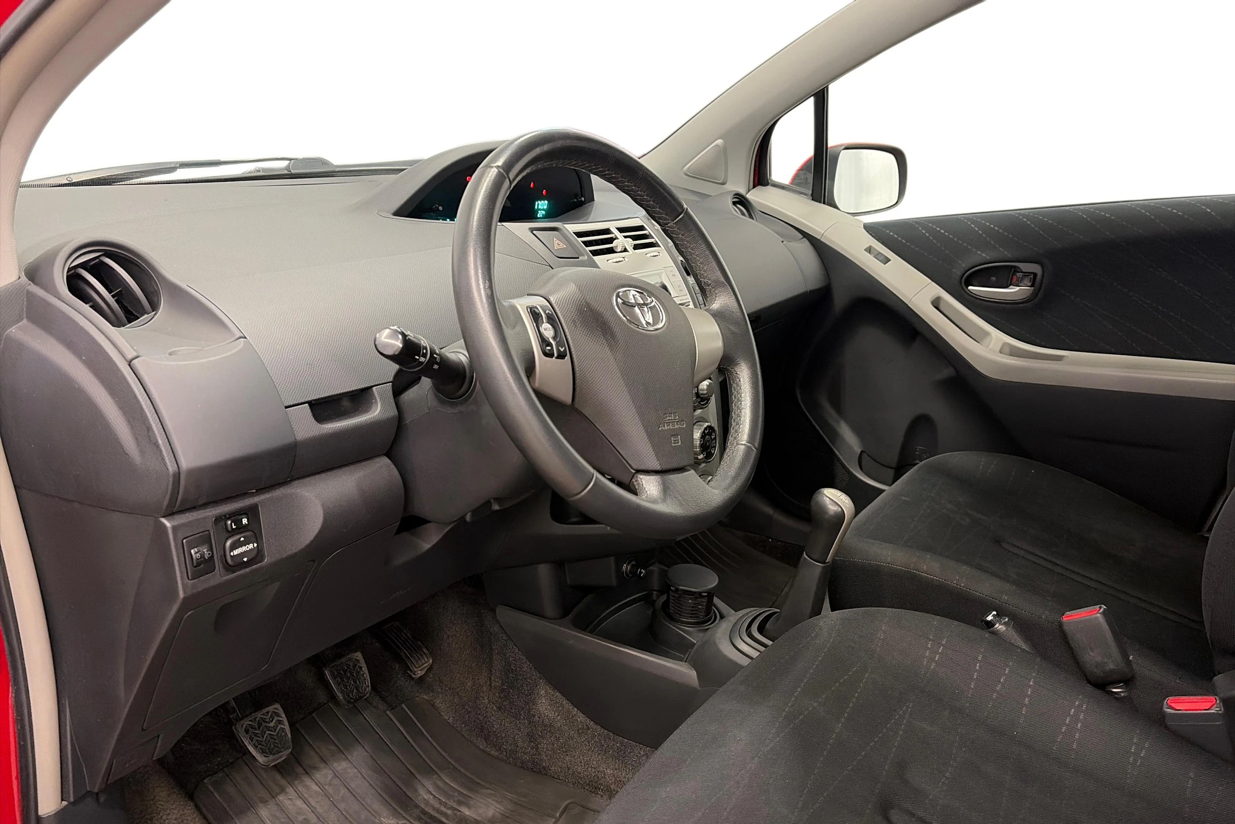punainen Toyota Yaris 2008 kuva 8.