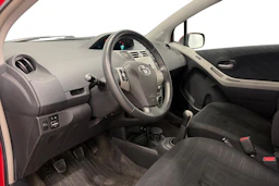 punainen Toyota Yaris 2008 kuva 8.