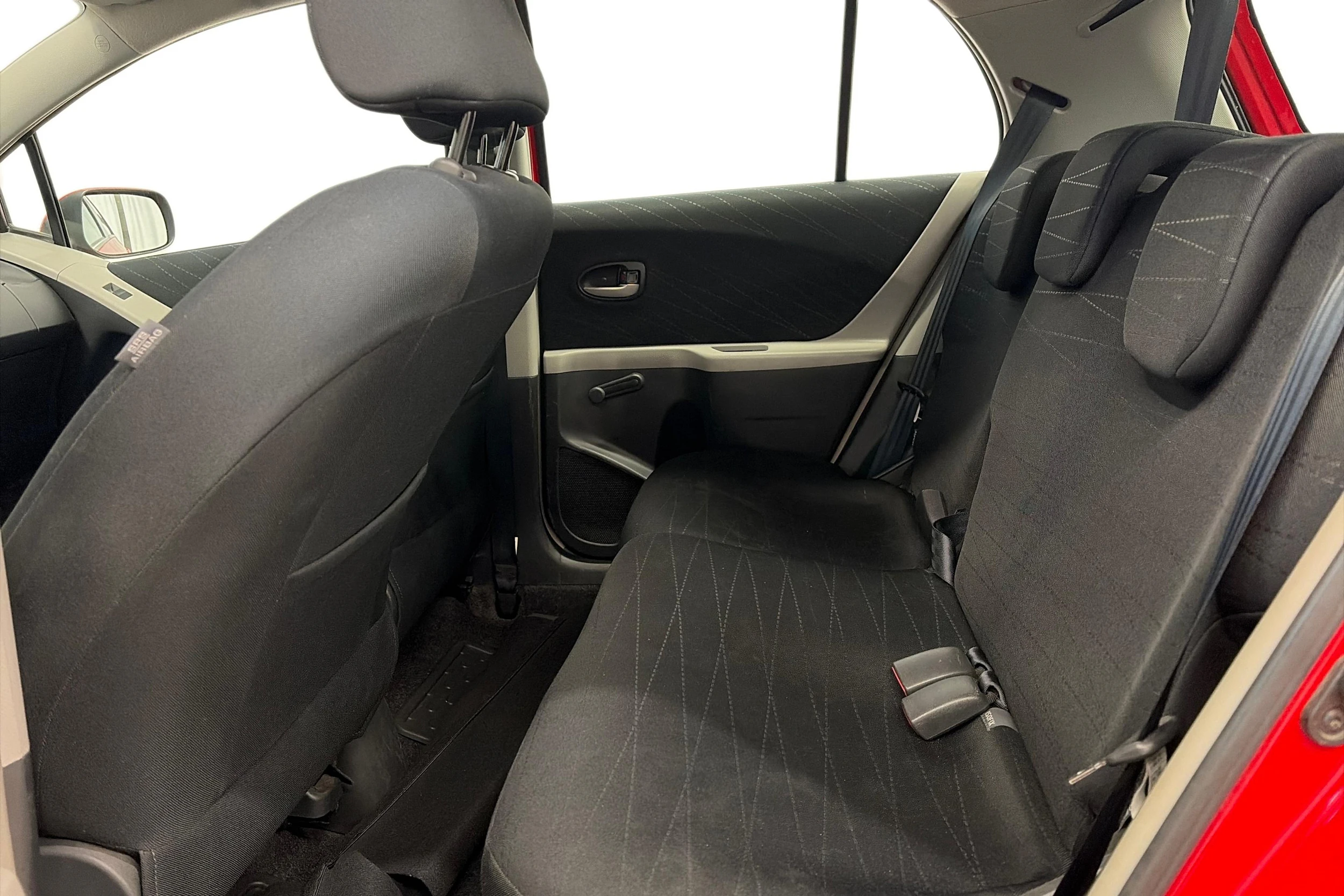 punainen Toyota Yaris 2008 kuva 11.