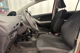 punainen Toyota Yaris 2008 kuva 16.