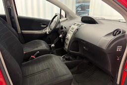 punainen Toyota Yaris 2008 kuva 17.