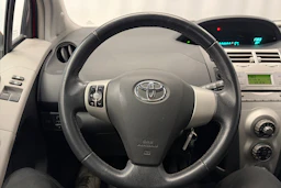 punainen Toyota Yaris 2008 kuva 18.