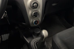 punainen Toyota Yaris 2008 kuva 20.