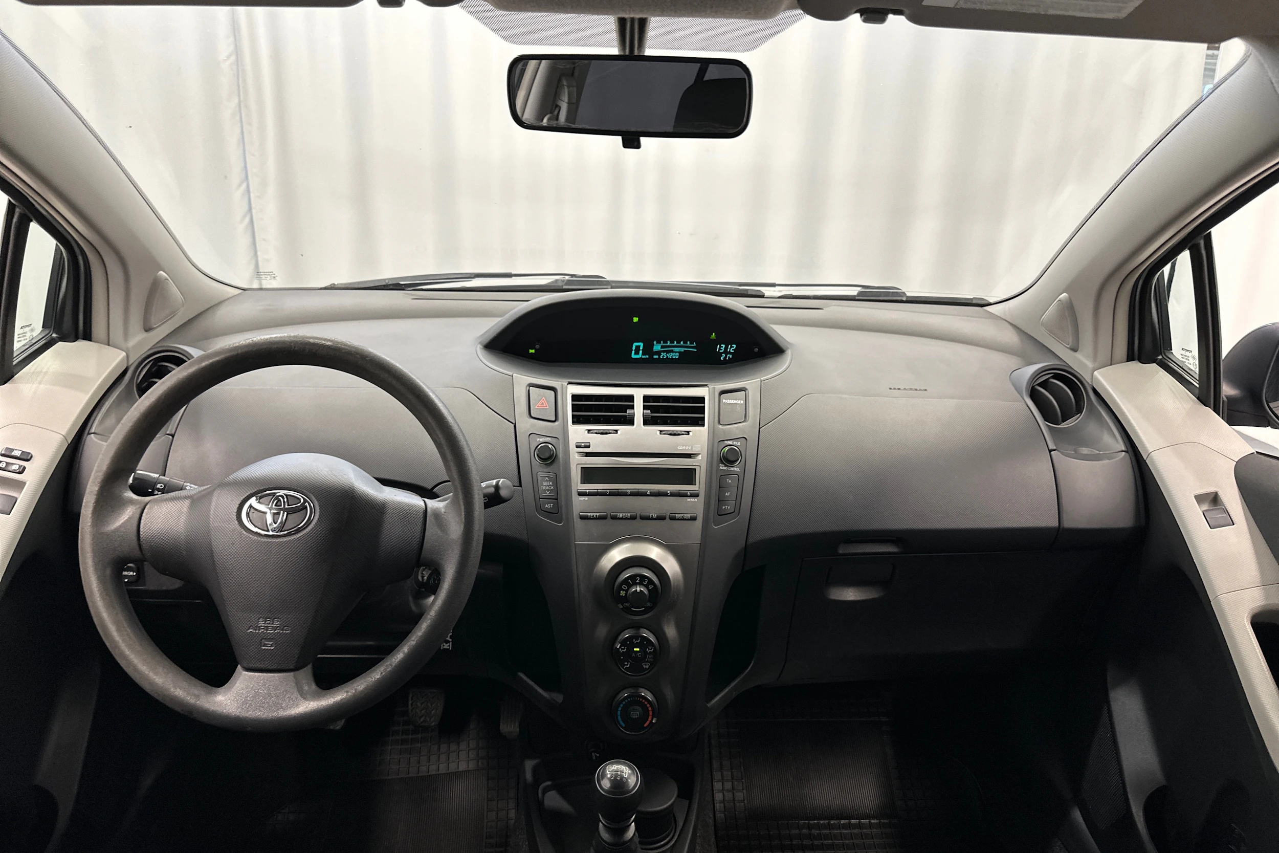 hopea Toyota Yaris 2009 kuva 11.