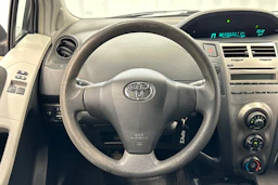 hopea Toyota Yaris 2009 kuva 12.
