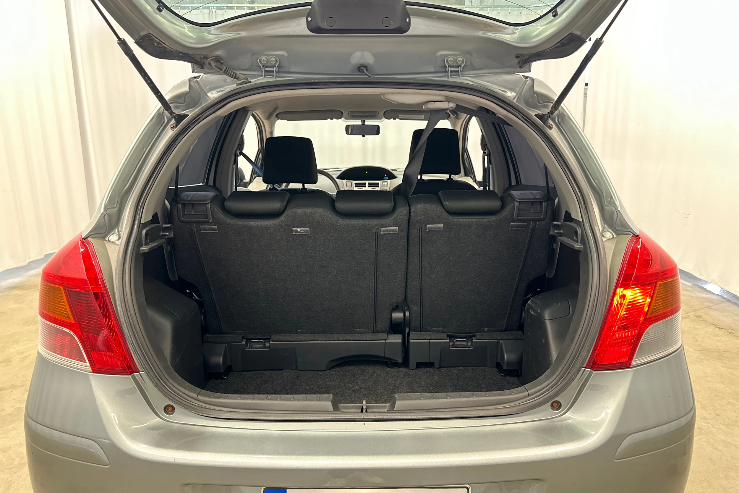 hopea Toyota Yaris 2009 kuva 18.