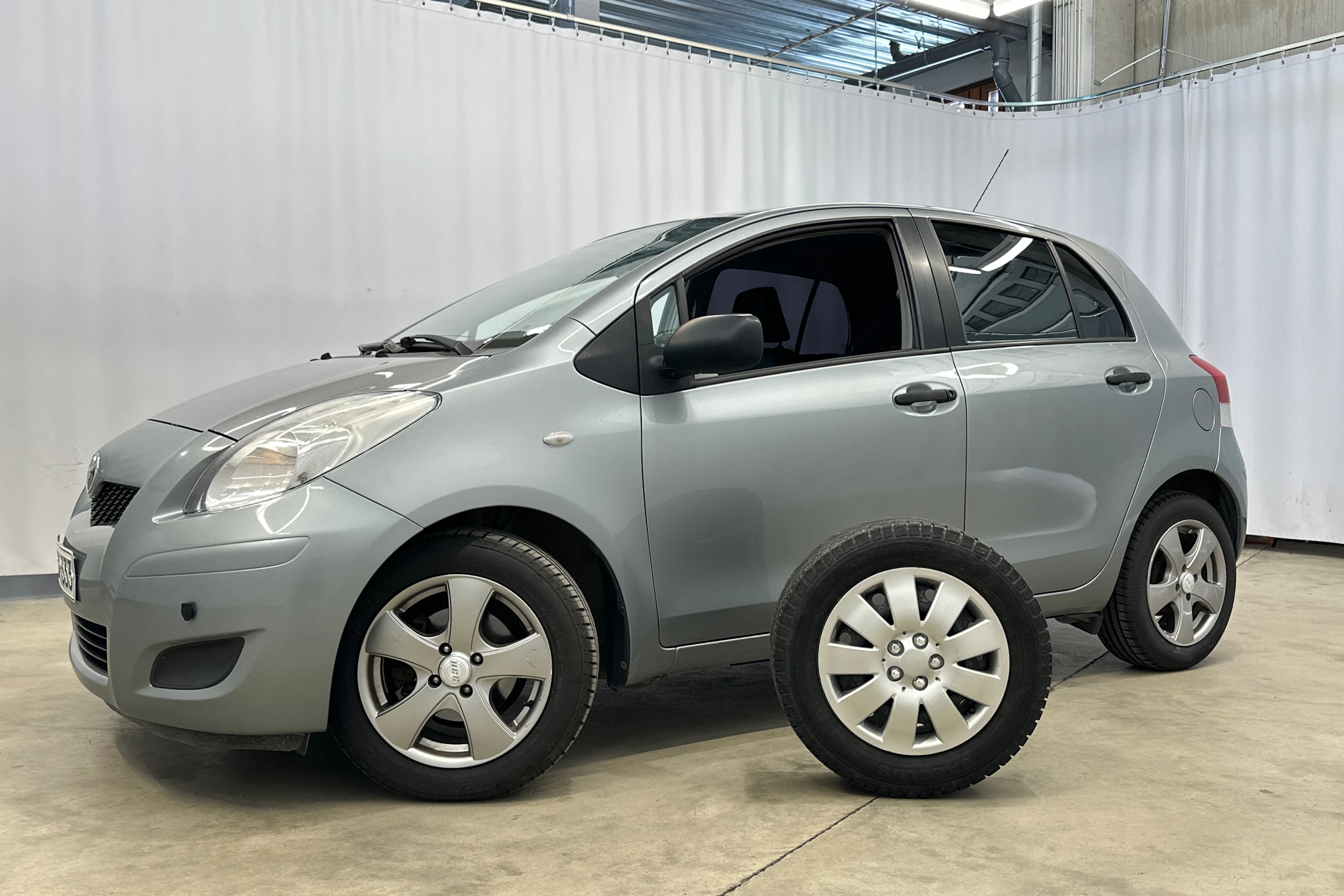 hopea Toyota Yaris 2009 kuva 19.