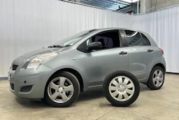 hopea Toyota Yaris 2009 kuva 19.