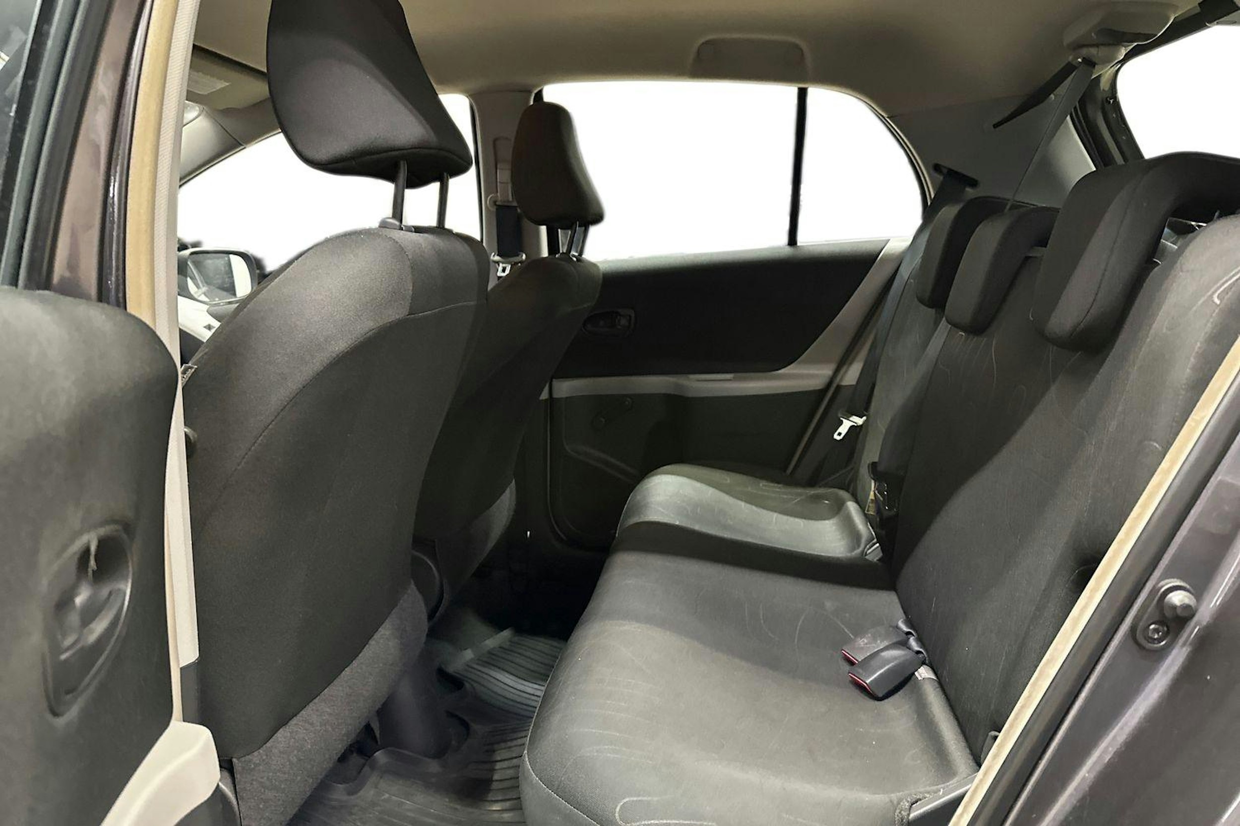 harmaa Toyota Yaris 2009 kuva 10.