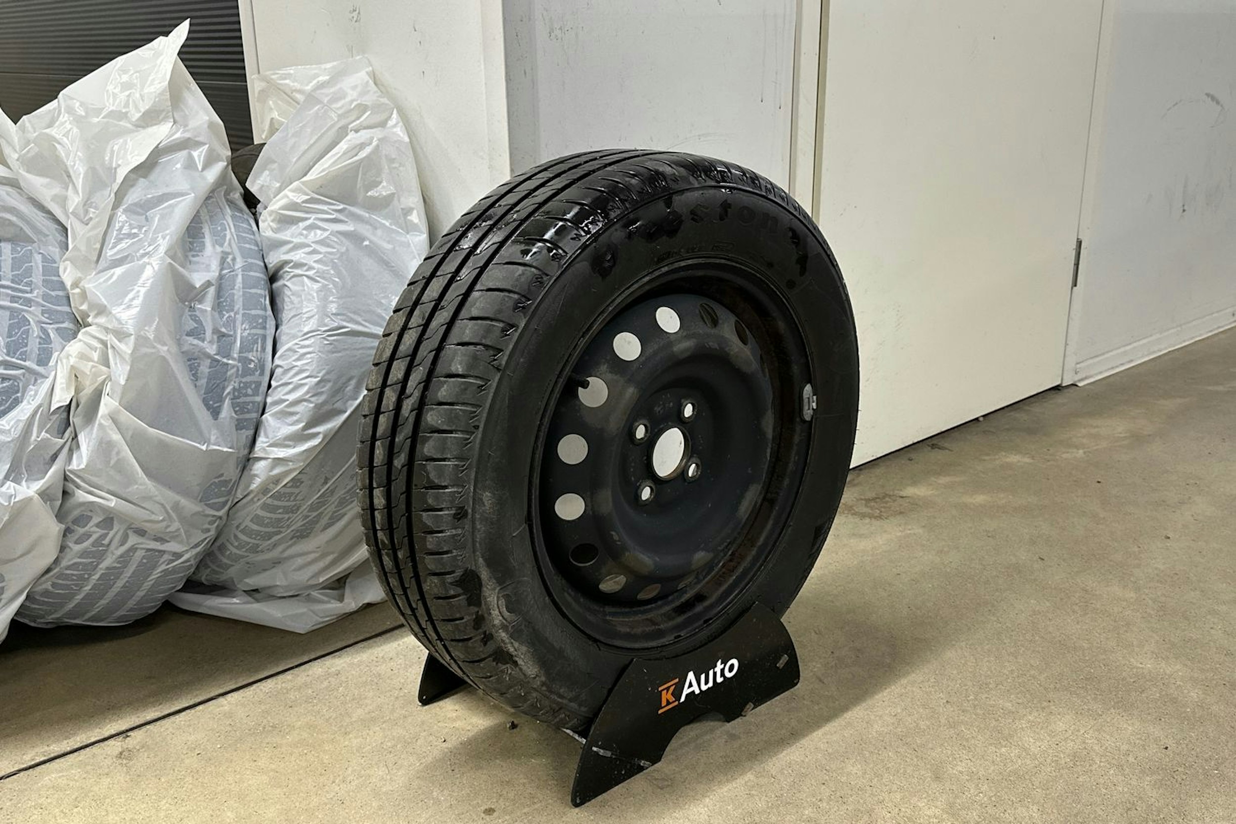 harmaa Toyota Yaris 2009 kuva 13.