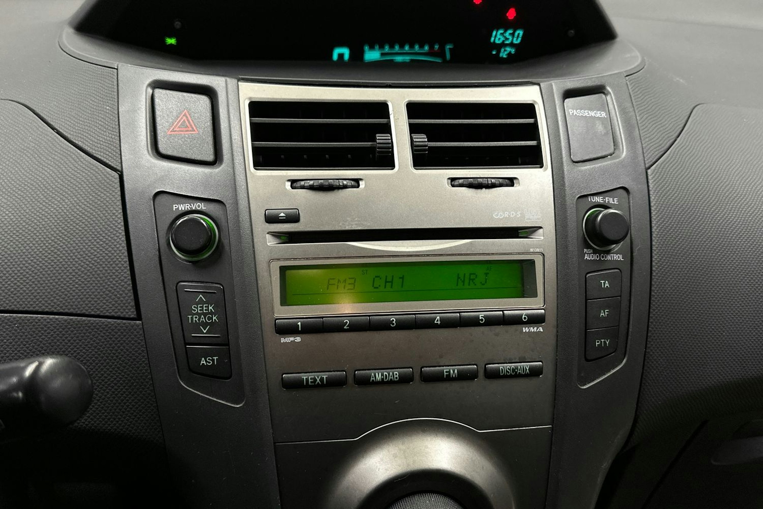 harmaa Toyota Yaris 2009 kuva 16.