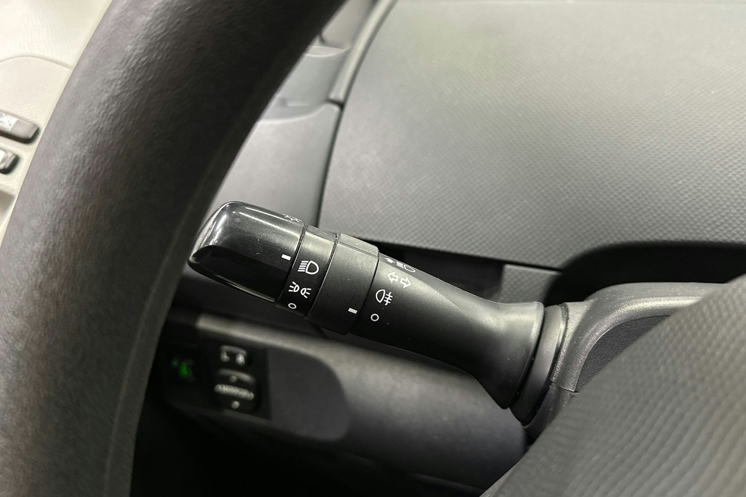 harmaa Toyota Yaris 2009 kuva 21.