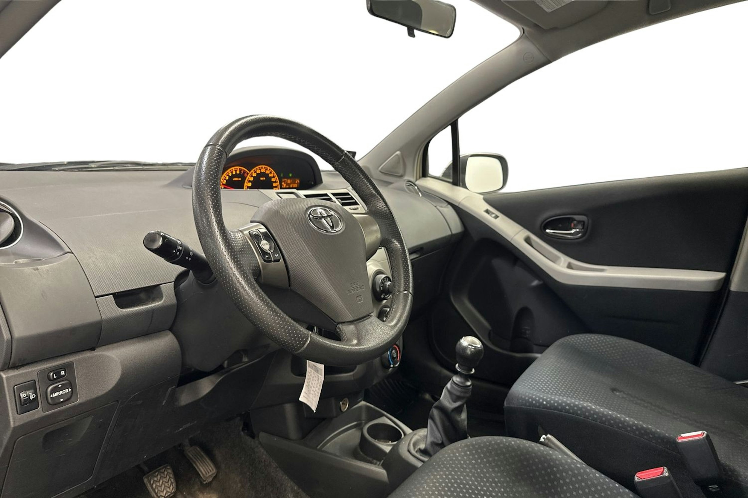 Hopea Toyota Yaris 2010 kuva 6.