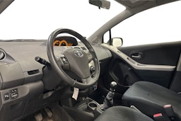 Hopea Toyota Yaris 2010 kuva 6.