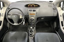 Hopea Toyota Yaris 2010 kuva 8.