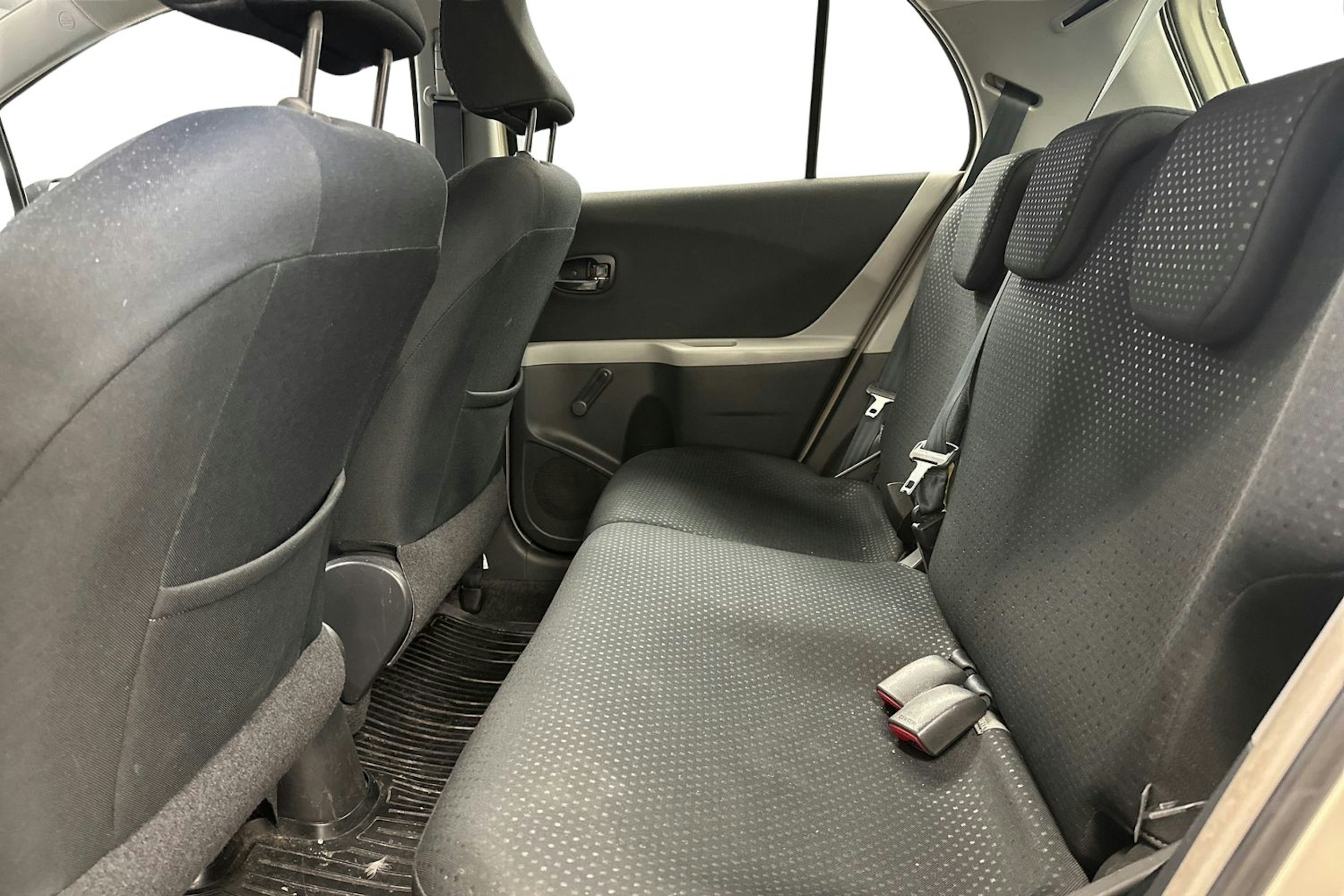 Hopea Toyota Yaris 2010 kuva 9.