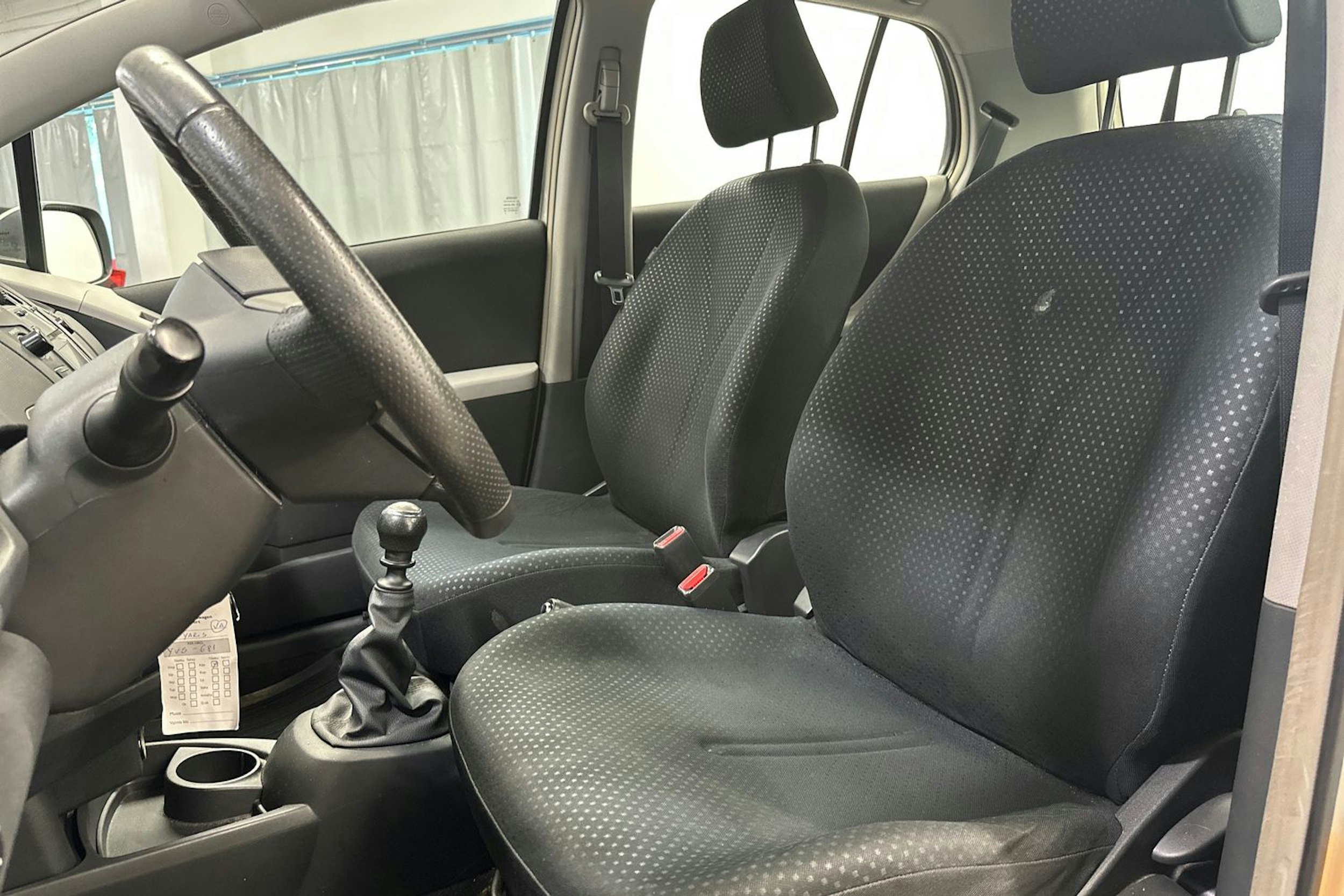 Hopea Toyota Yaris 2010 kuva 13.