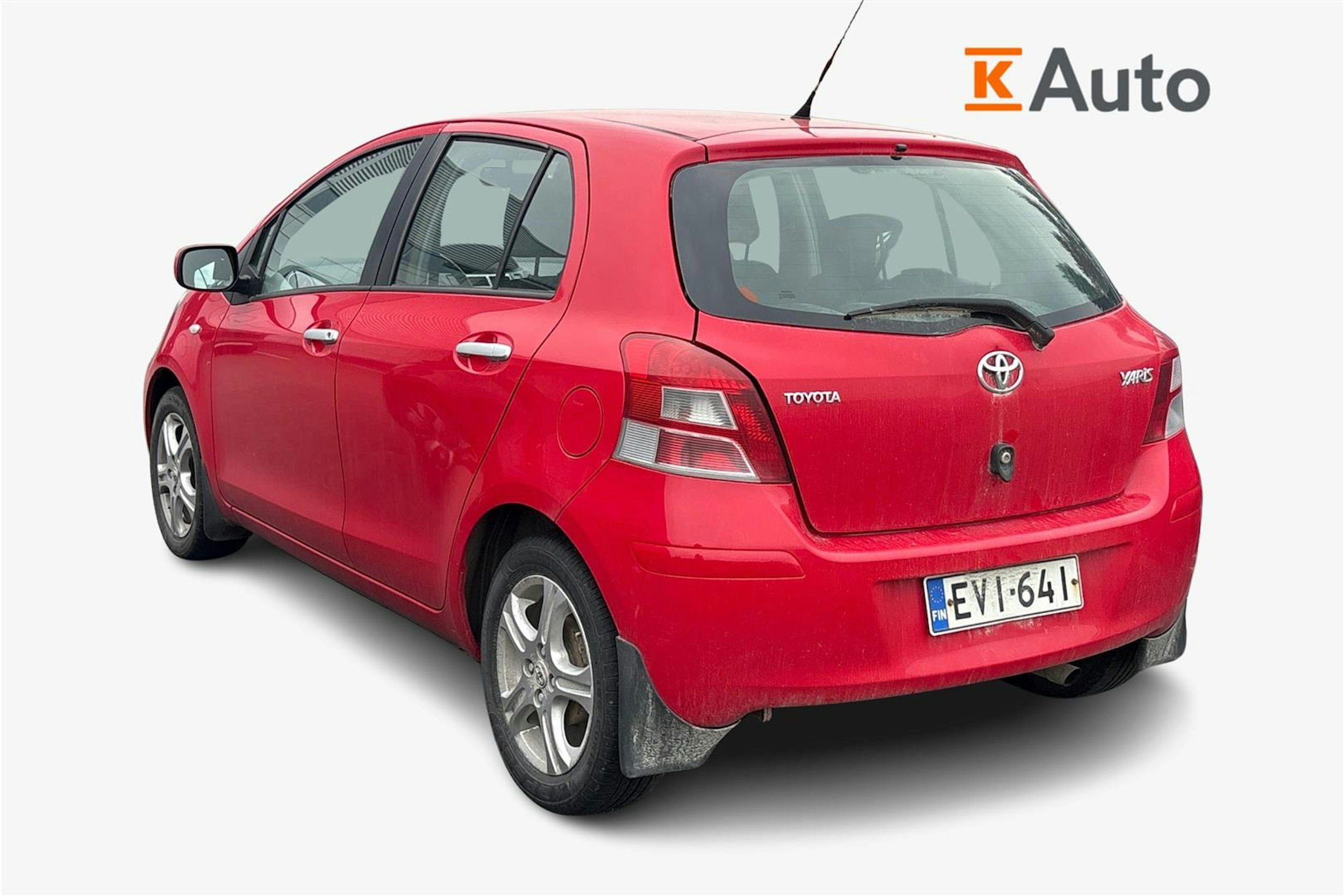 punainen Toyota Yaris 2011 kuva 2.