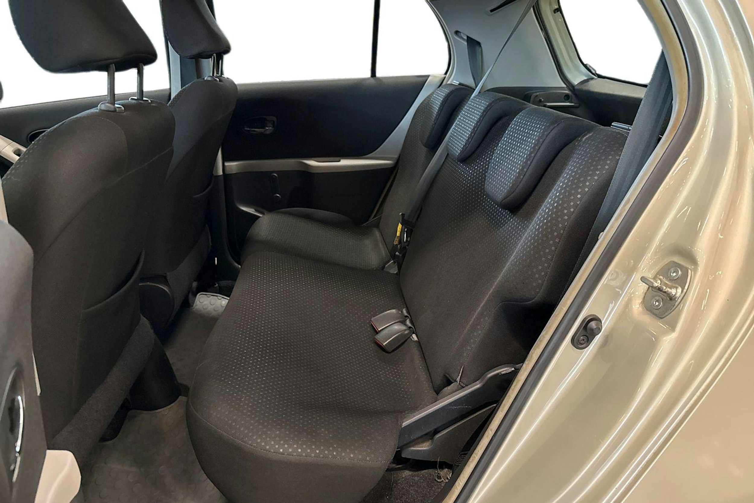 hopea Toyota Yaris 2011 kuva 10.