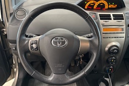 hopea Toyota Yaris 2011 kuva 16.