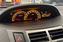 hopea Toyota Yaris 2011 kuva 18.