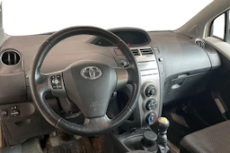 hopea Toyota Yaris 2011 kuva 3.