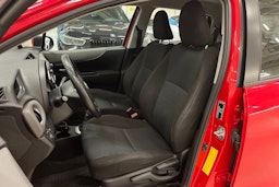punainen Toyota Yaris 2011 kuva 14.