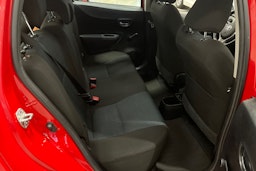 punainen Toyota Yaris 2011 kuva 18.