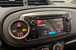 punainen Toyota Yaris 2011 kuva 20.