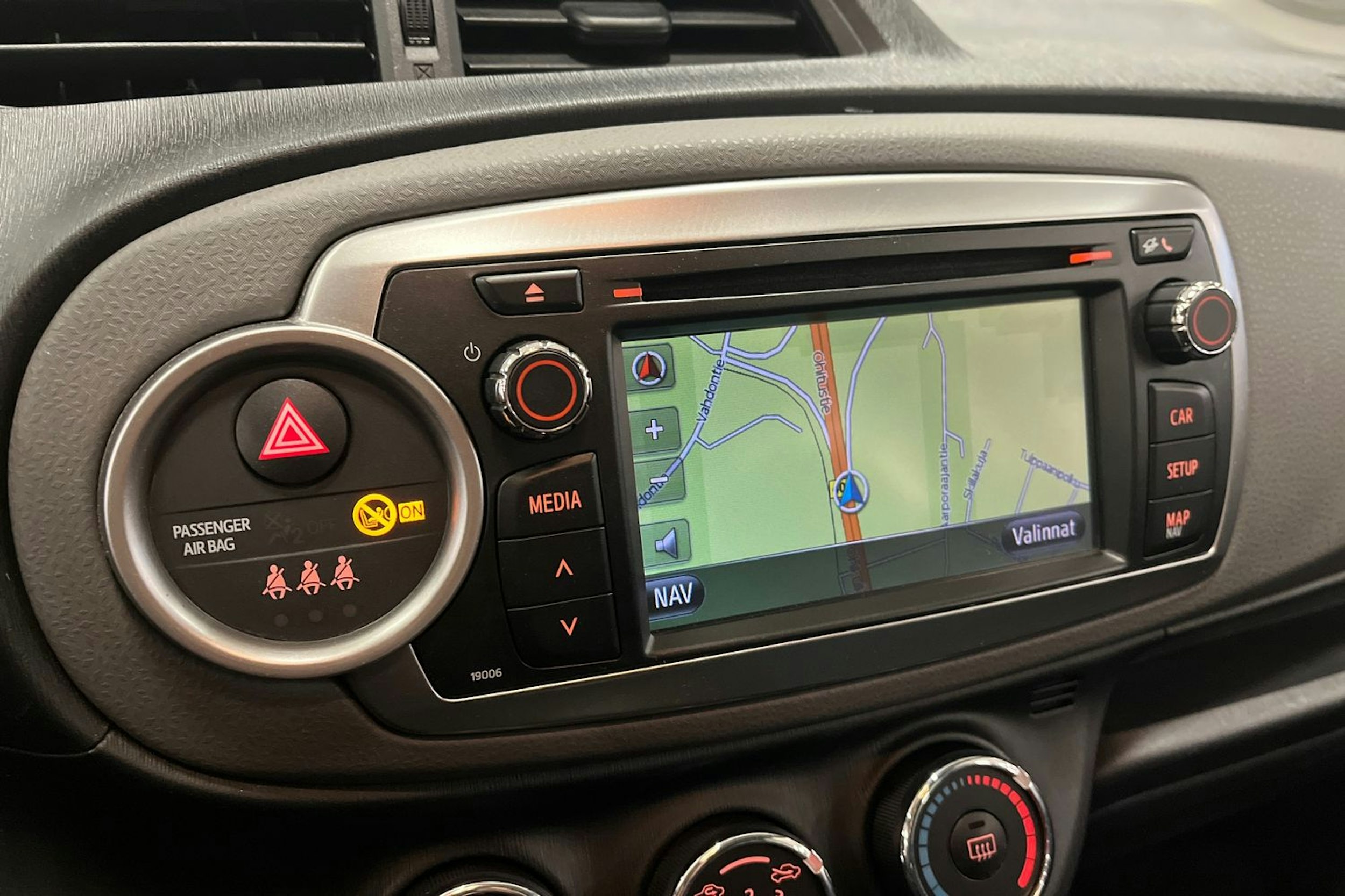 punainen Toyota Yaris 2011 kuva 21.