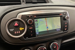 punainen Toyota Yaris 2011 kuva 21.