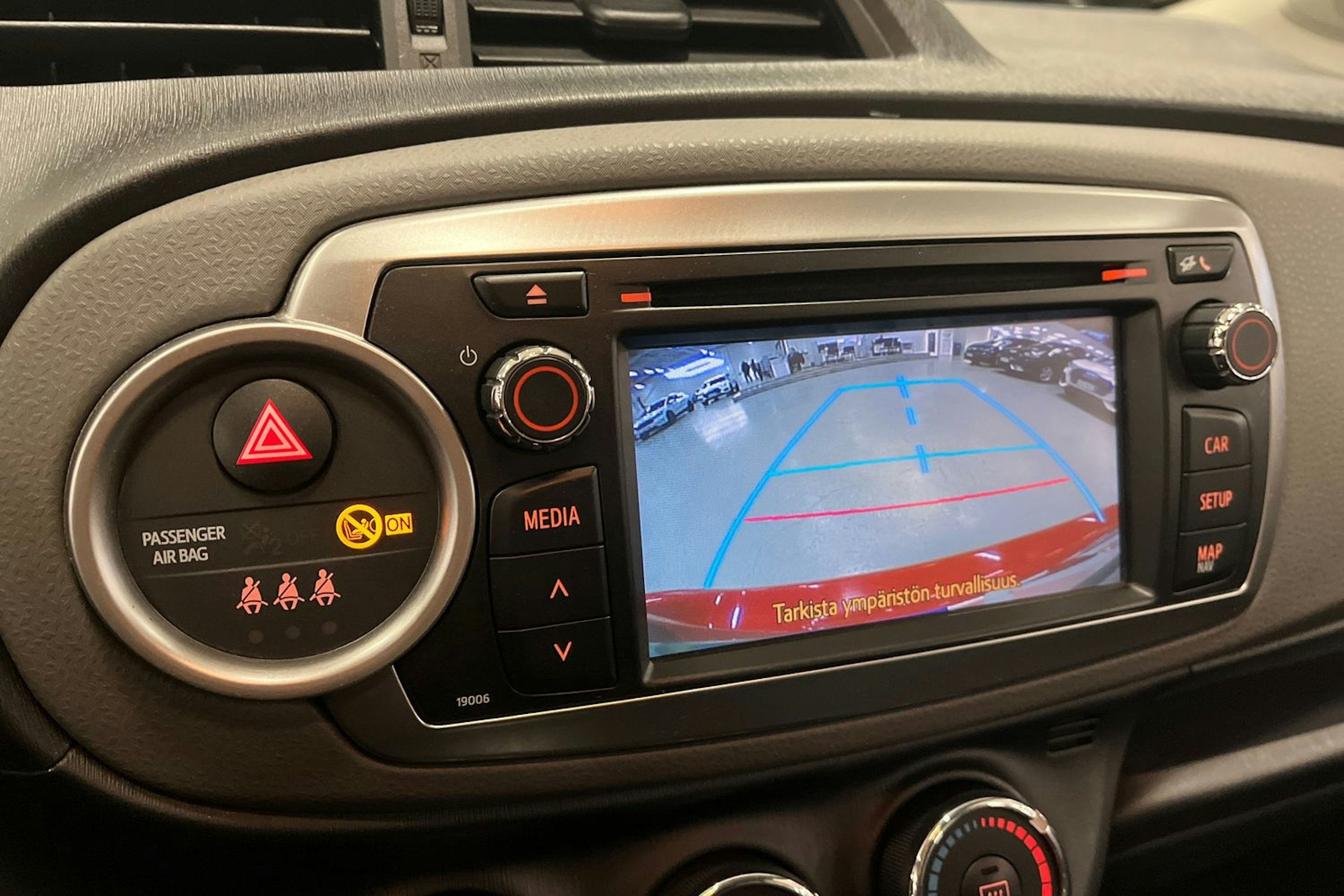 punainen Toyota Yaris 2011 kuva 22.