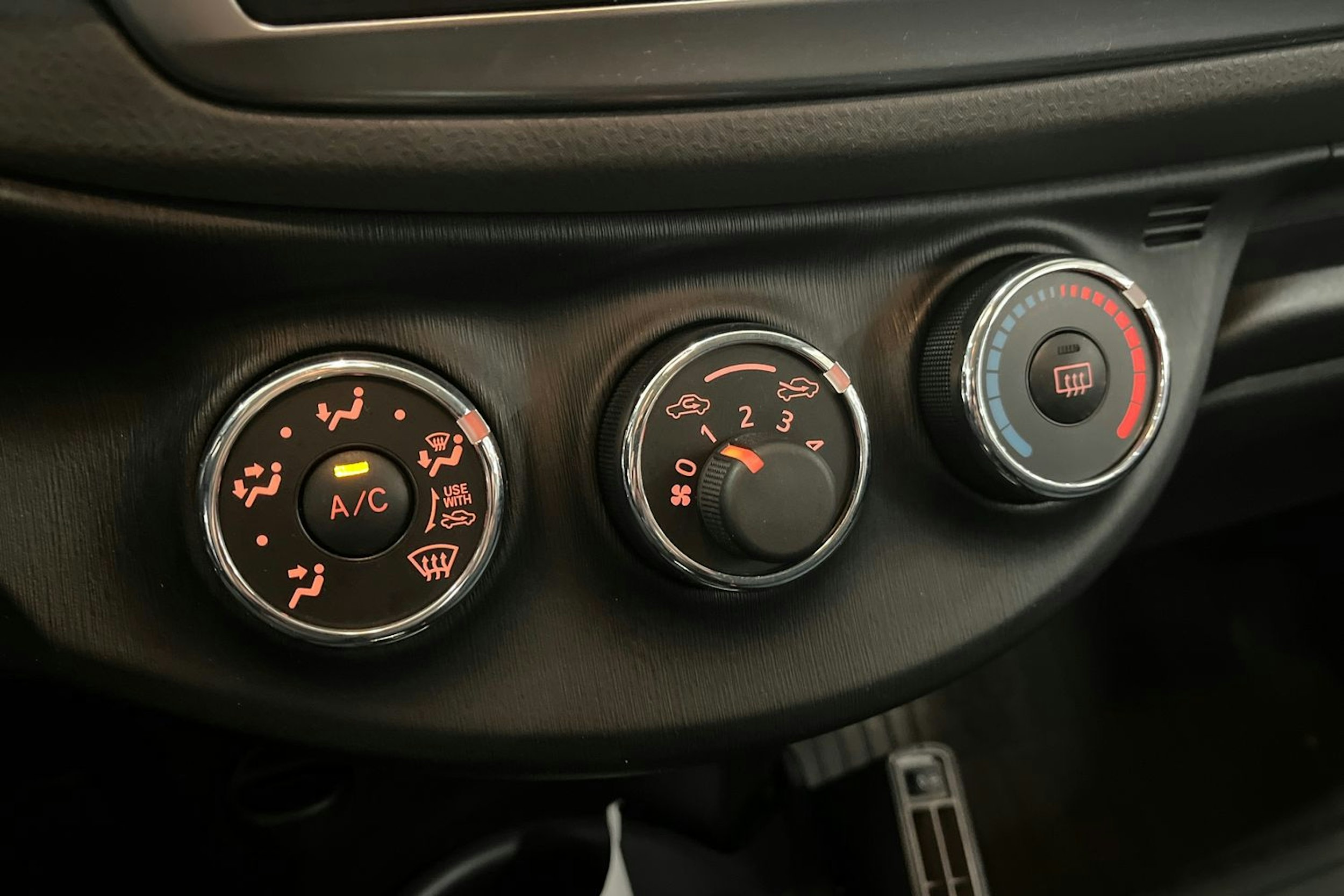 punainen Toyota Yaris 2011 kuva 23.