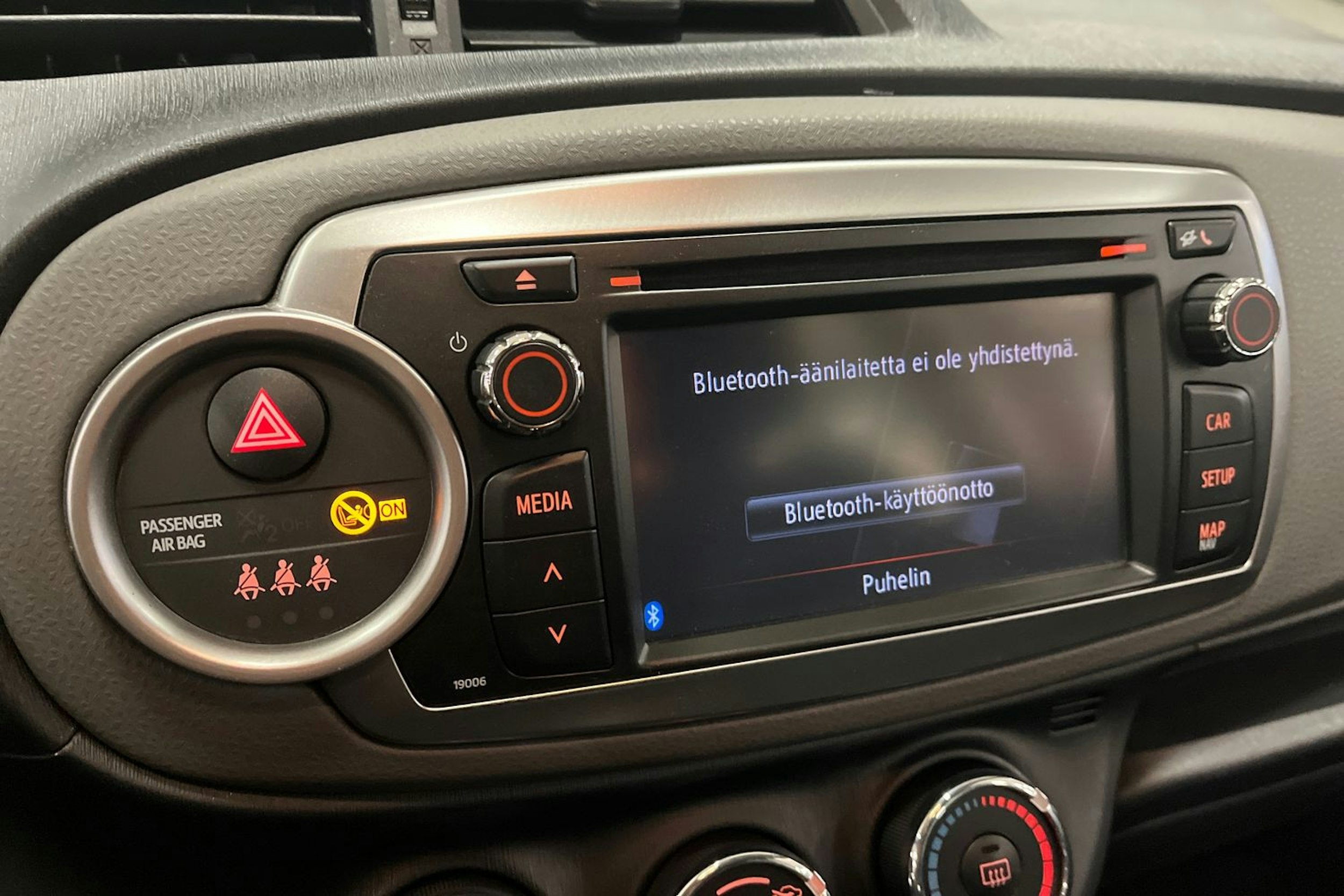 punainen Toyota Yaris 2011 kuva 27.