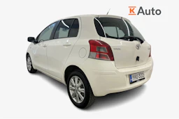 Valkoinen Toyota Yaris 2011 kuva 3.