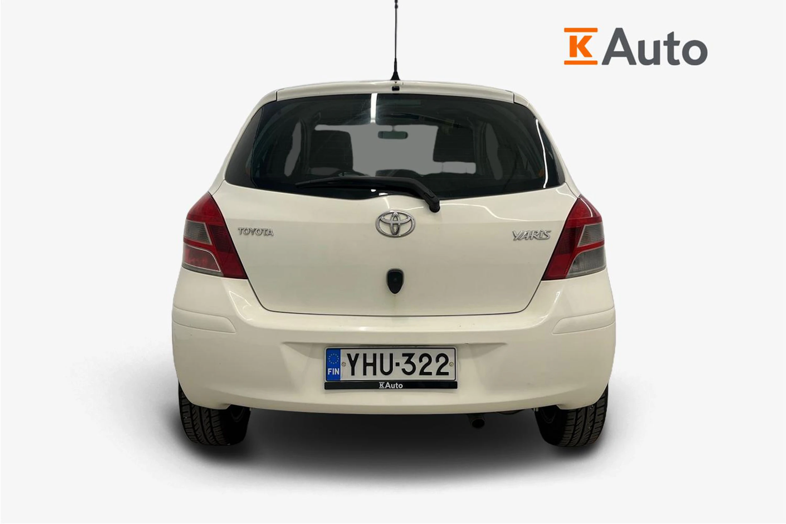 Valkoinen Toyota Yaris 2011 kuva 4.