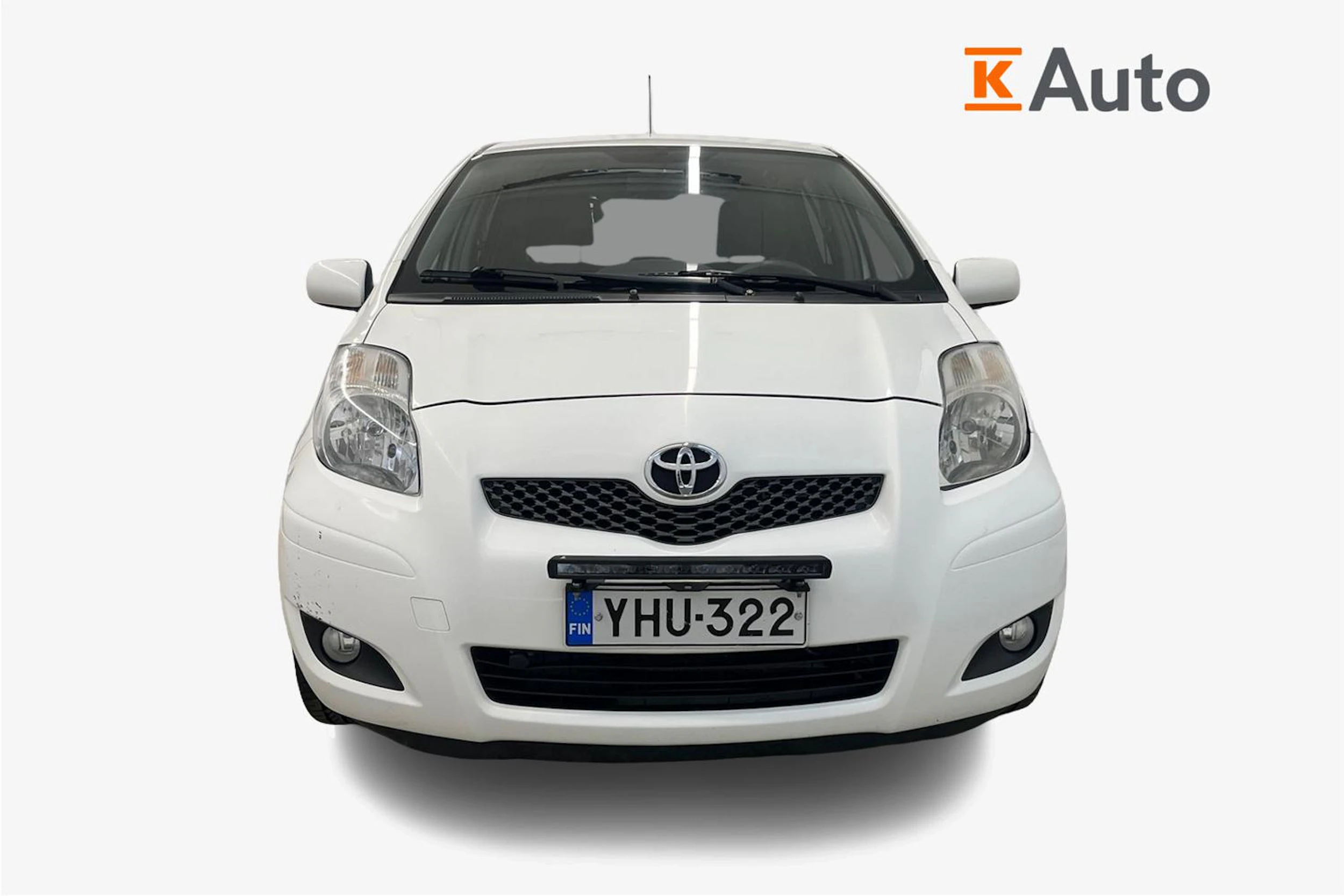 Valkoinen Toyota Yaris 2011 kuva 5.
