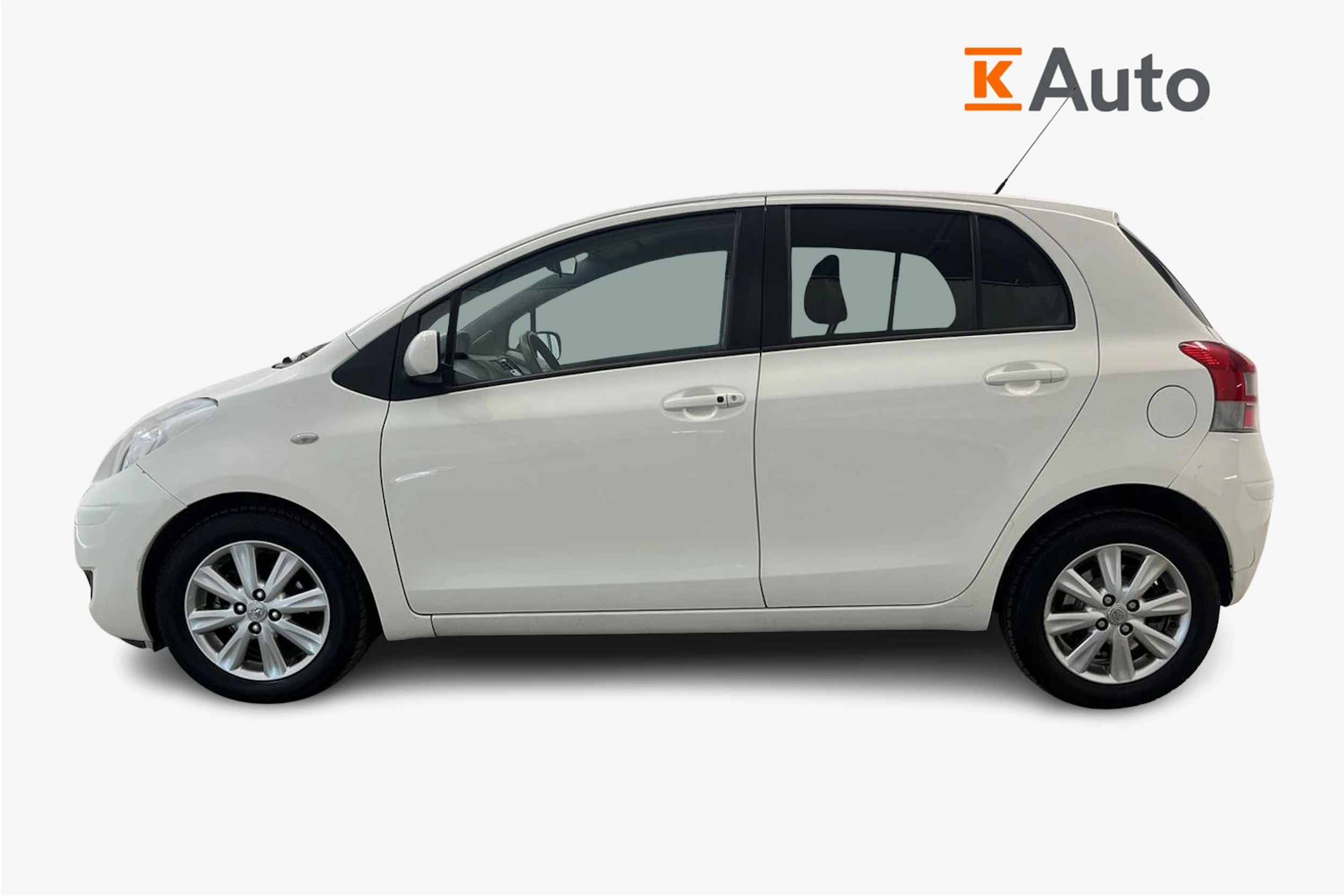 Valkoinen Toyota Yaris 2011 kuva 7.
