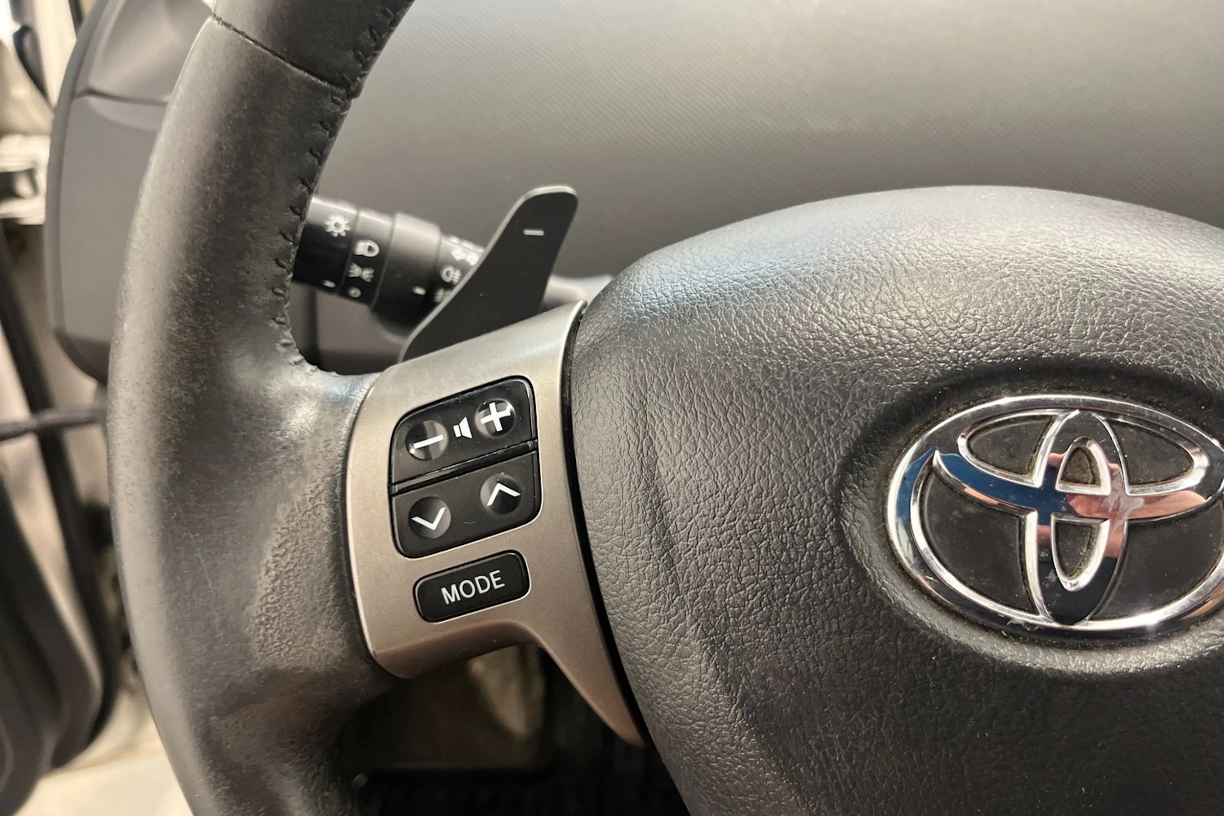 Valkoinen Toyota Yaris 2011 kuva 19.