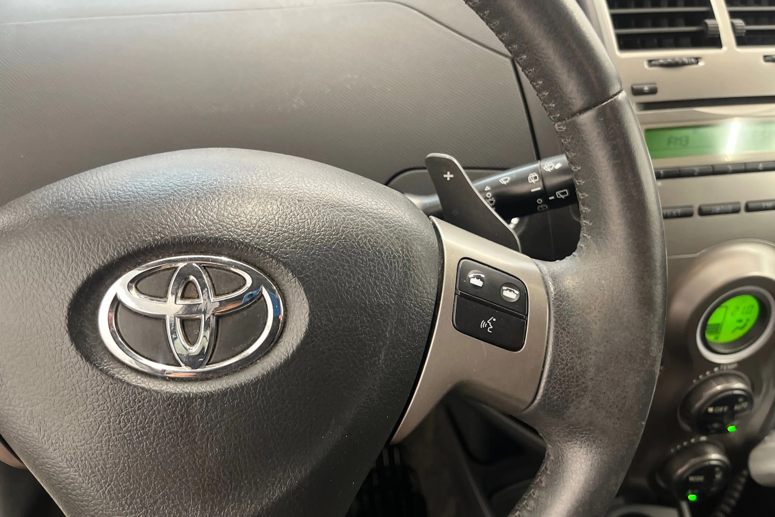 Valkoinen Toyota Yaris 2011 kuva 20.