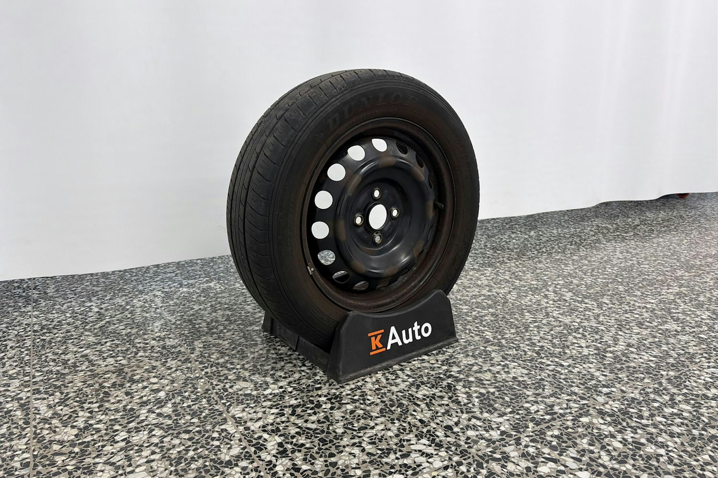 punainen Toyota Yaris 2012 kuva 10.