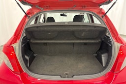 punainen Toyota Yaris 2012 kuva 11.