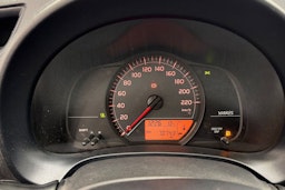 punainen Toyota Yaris 2012 kuva 13.